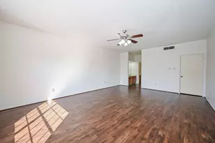 338 Wilcrest Dr, Houston, TX 77042 - Photo 10