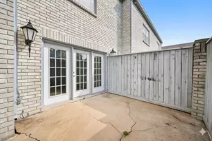 338 Wilcrest Dr, Houston, TX 77042 - Photo 16