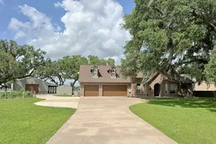 814 Sunset Trail, Angleton, TX 77515 - Photo 1