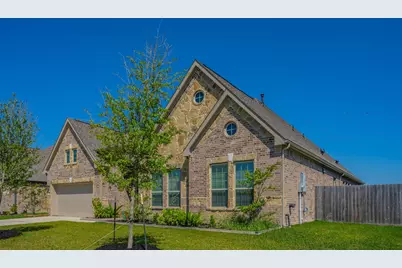 11903 Oakwood Dr, Mont Belvieu, TX 77535 - Photo 2