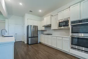 11903 Oakwood Dr, Mont Belvieu, TX 77535 - Photo 10