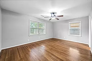 5606 Warm Springs Rd, Houston, TX 77035 - Photo 16
