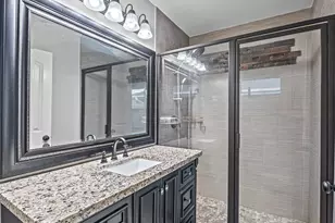 5606 Warm Springs Rd, Houston, TX 77035 - Photo 20
