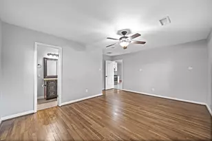 5606 Warm Springs Rd, Houston, TX 77035 - Photo 18