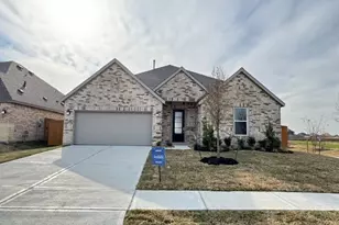 1302 W Shepard Dr, Dayton, TX 77535 - Photo 1