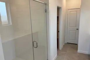 1302 W Shepard Dr, Dayton, TX 77535 - Photo 4