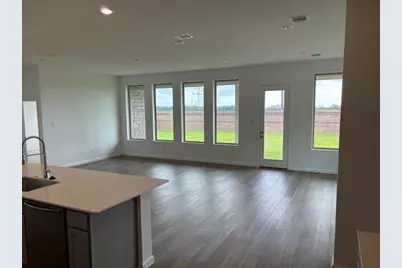 1302 W Shepard Drive, Dayton, TX 77535 - Photo 6