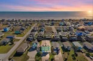 22105 Zapata Dr, Galveston, TX 77554 - Photo 2