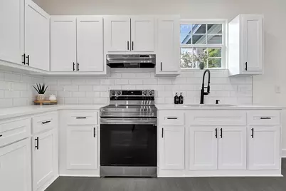 2412 Lucas Street, Houston, TX 77026 - Photo 4