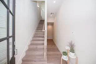 5209 Allen St, Houston, TX 77007 - Photo 2