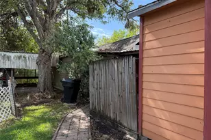 7952 Cinderella St, Houston, TX 77028 - Photo 10