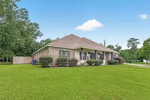 6319 Nowlin Dr, Baytown, TX 77521 - Photo 2