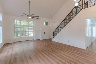 34 E Trillium Circle, The Woodlands, TX 77381 - Photo 10