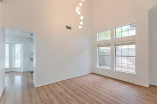 34 E Trillium Cir, The Woodlands, TX 77381 - Photo 8