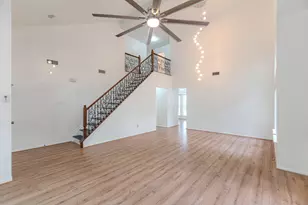 34 E Trillium Cir, The Woodlands, TX 77381 - Photo 6