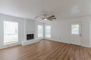 34 E Trillium Cir, The Woodlands, TX 77381 - Photo 16