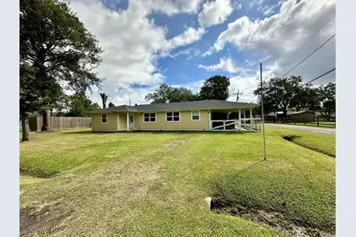 4031 Fairview Drive, Orange, TX 77630 - Photo 2