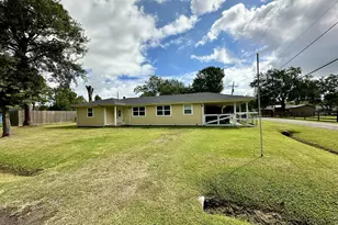 4031 Fairview Dr, Orange, TX 77630 - Photo 2