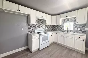 405 N Erskine St, Angleton, TX 77515 - Photo 4