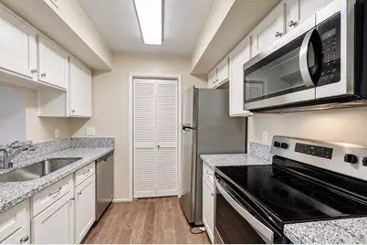2025 Augusta Drive #506, Houston, TX 77057 - Photo 4