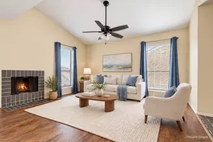 2025 Augusta Dr, Houston, TX 77057 - Photo 2