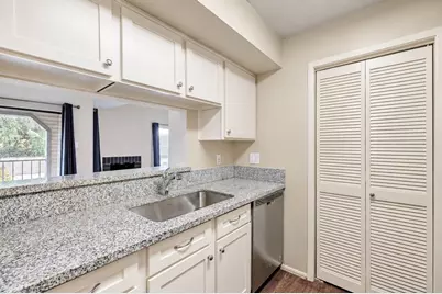 2025 Augusta Drive #506, Houston, TX 77057 - Photo 8
