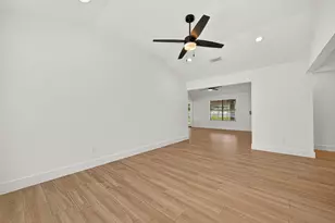 11507 Oak Valley Dr, Houston, TX 77065 - Photo 10