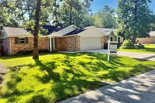 13 Maywind Ct, The Woodlands, TX 77381 - Photo 1