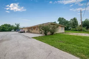 8430 Round Rock Dr, Houston, TX 77049 - Photo 8