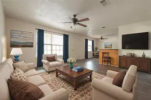 8430 Round Rock Dr, Houston, TX 77049 - Photo 12