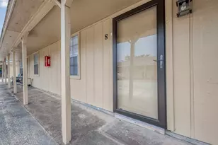 8430 Round Rock Dr, Houston, TX 77049 - Photo 10