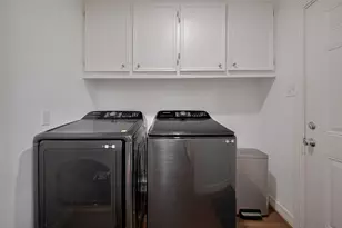 8057 Ridgeview Dr, Houston, TX 77055 - Photo 22