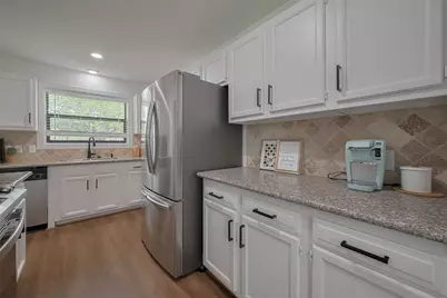8057 Ridgeview Drive, Houston, TX 77055 - Photo 14