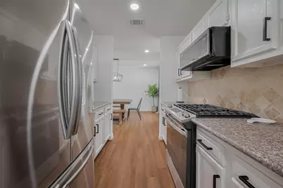 8057 Ridgeview Drive, Houston, TX 77055 - Photo 20