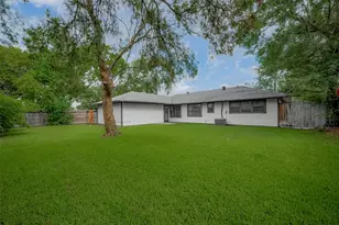 8057 Ridgeview Dr, Houston, TX 77055 - Photo 38
