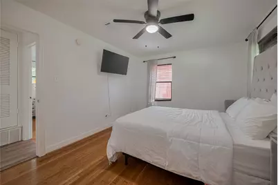 8057 Ridgeview Drive, Houston, TX 77055 - Photo 28