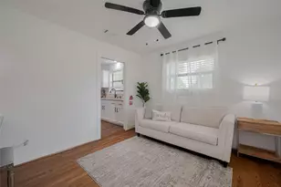 8057 Ridgeview Dr, Houston, TX 77055 - Photo 6