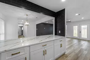 17614 Heritage Bay Dr, Webster, TX 77598 - Photo 6