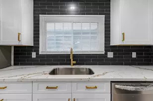 17614 Heritage Bay Dr, Webster, TX 77598 - Photo 8