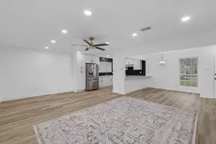 17614 Heritage Bay Dr, Webster, TX 77598 - Photo 10