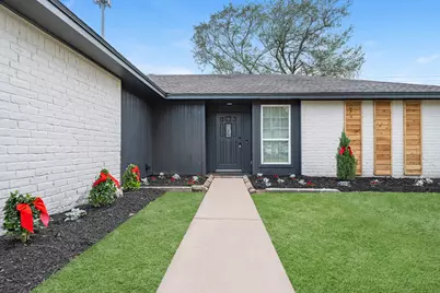 17614 Heritage Bay Drive, Webster, TX 77598 - Photo 2