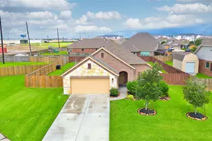 9107 Brett Ct, Mont Belvieu, TX 77523 - Photo 2