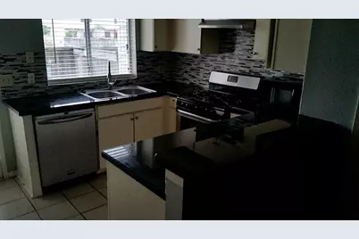 2910 Grants Lake #806, Sugar Land, TX 77479 - Photo 2