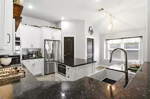 8226 Mandalay Bay Dr, Baytown, TX 77523 - Photo 18