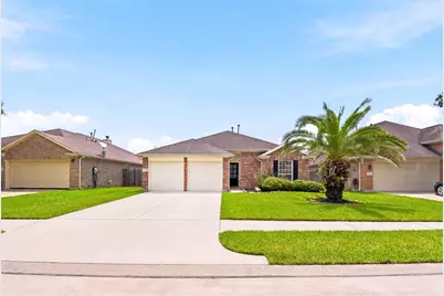 8226 Mandalay Bay Drive, Baytown, TX 77523 - Photo 4