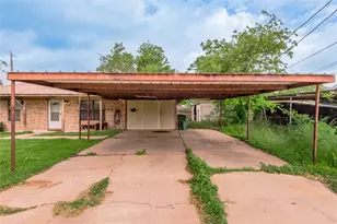 210 Bullard St, Madisonville, TX 77864 - Photo 40