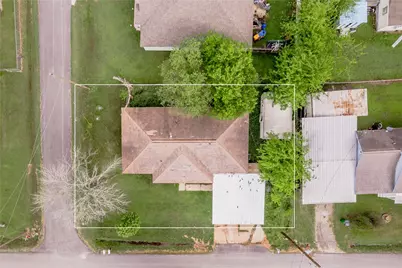 210 Bullard Street, Madisonville, TX 77864 - Photo 4