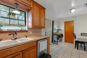 210 Bullard St, Madisonville, TX 77864 - Photo 18