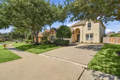 201 Lago Vista Street, League City, TX 77565 - Photo 2