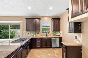 201 Lago Vista St, League City, TX 77565 - Photo 12